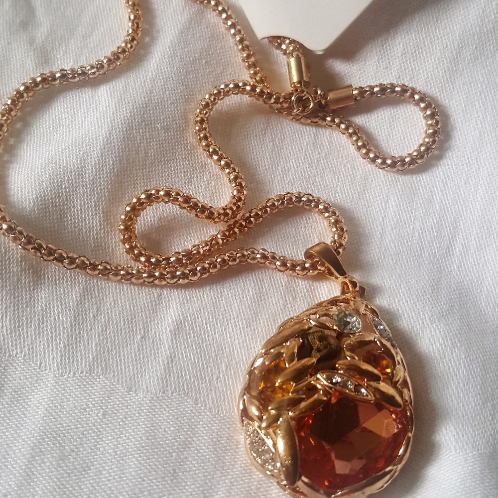 #60 NIP Necklace & Matching Bracelet